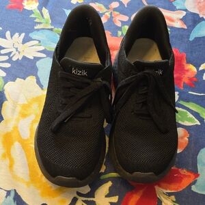 Kizik Sneakers